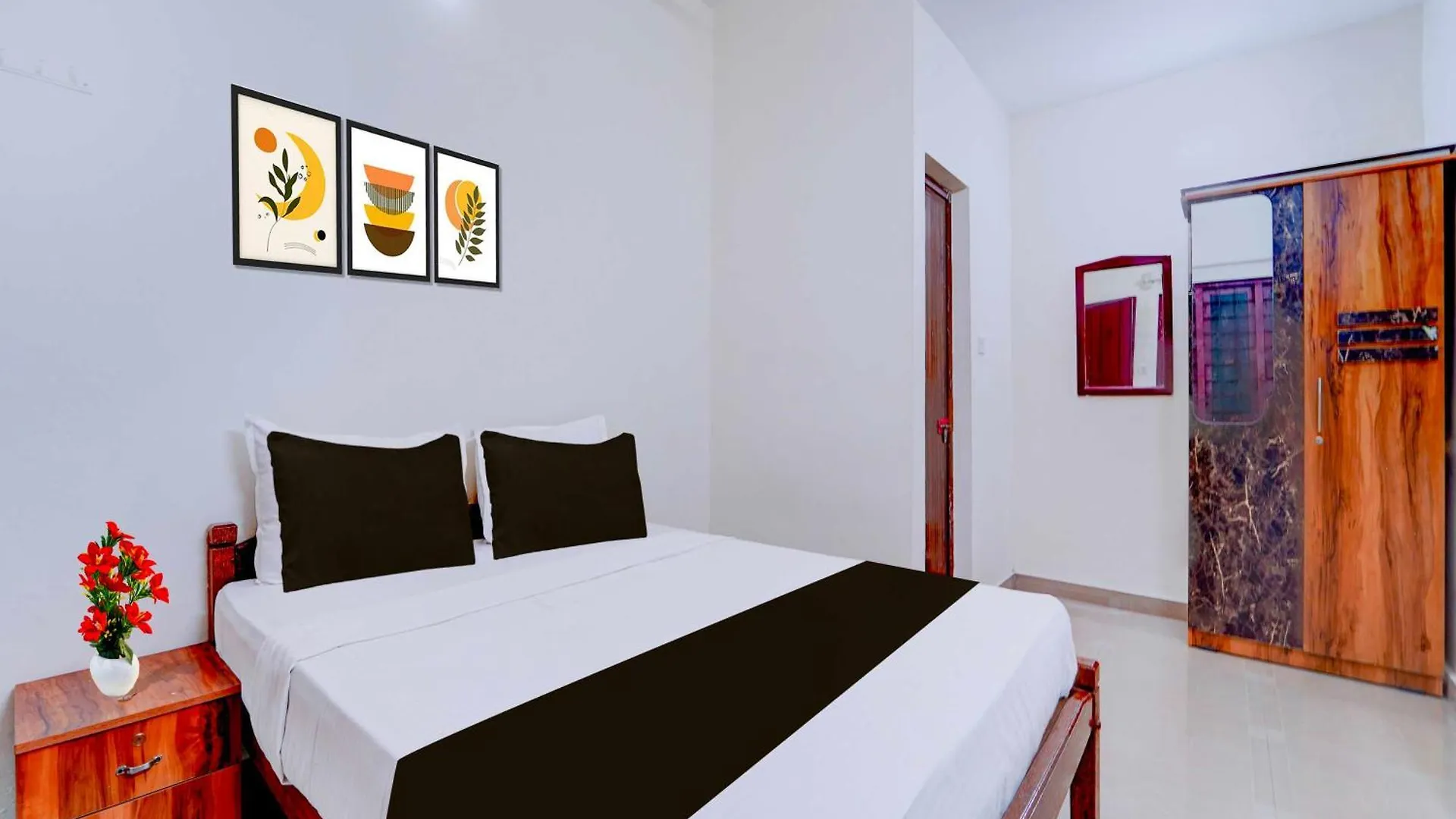 Hotel O Kunchithanny Road מונאר